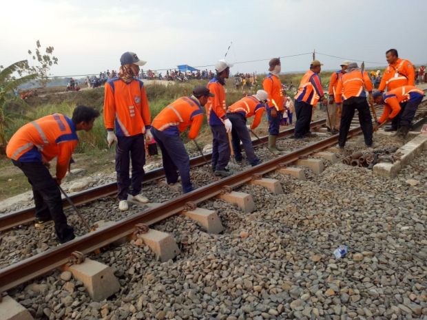 8 Gerbong Kereta Barang Anjlok di Grobogan