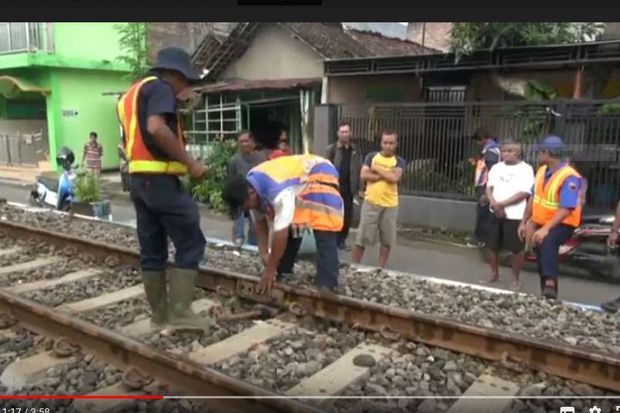 Aksi Heroik Warga Malang Hentikan Kereta Setelah Lihat Rel Putus
