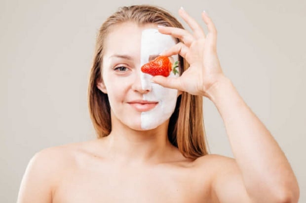 5 Cara Mudah Buat Masker Stroberi untuk Kecantikan