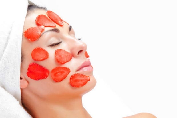 5 Cara Mudah Buat Masker Stroberi untuk Kecantikan