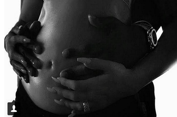 Khloe Kardashian Akhirnya Mengaku Hamil