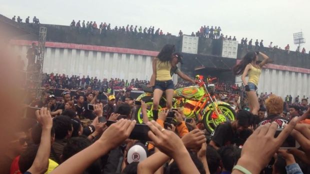 Lautan Yamaha RX King Tumplek di Yogyakarta
