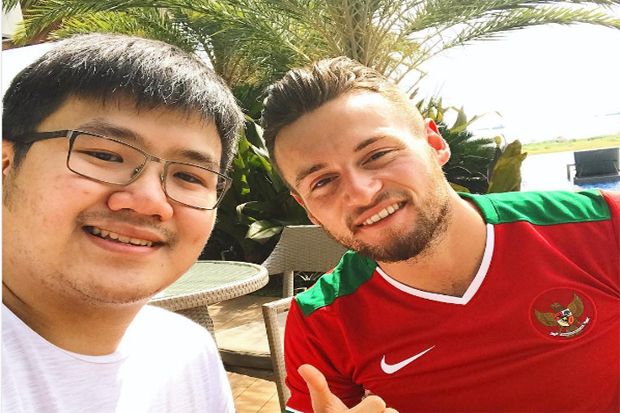 Gelandang PSM Makassar Marc Klok pakai jersey Indonesia Gelandang PSM Makassar Marc Klok pakai jersey Indonesia