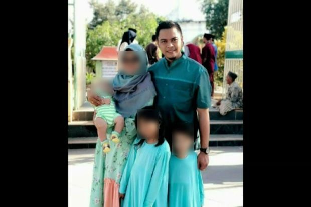 Ayah Sibuk Main Ponsel, Bocah Perempuan Tewas Ditabrak Mobil Sendiri
