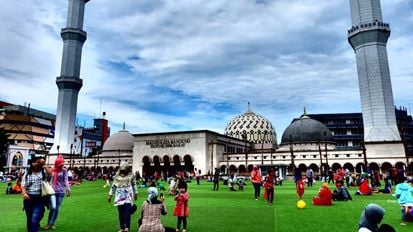 Budget Tipis? Ini Daftar Kota Wisata Murah di Indonesia