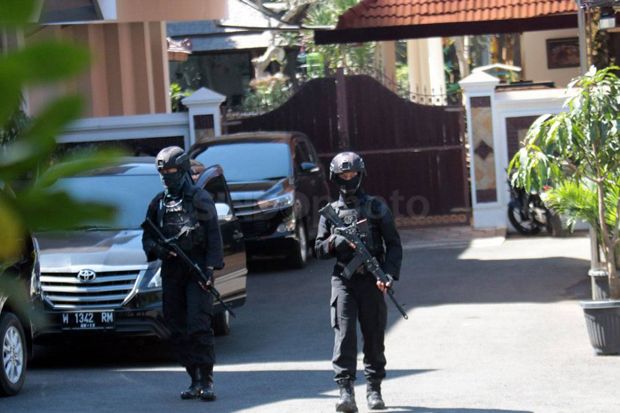 Geledah Rumah Dinas Wali Kota Batu, KPK Sita USD10 Ribu dan Alphard