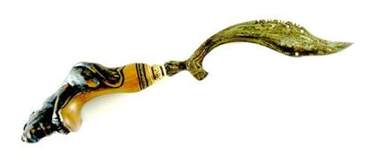 Yuk Kenali Senjata Tradisional Khas Indonesia