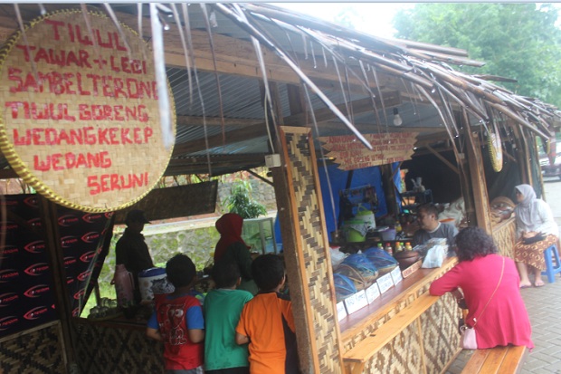 Nostalgia Makanan Tempo Dulu di Pasar Kuliner Kaki Langit
