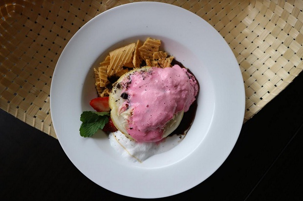 Favehotel Hyper Square Sajikan Dessert Favorit