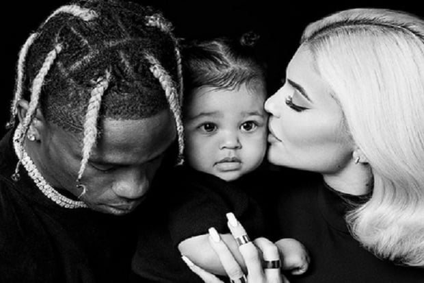 Kylie Jenner Bertunangan dengan Travis Scott?