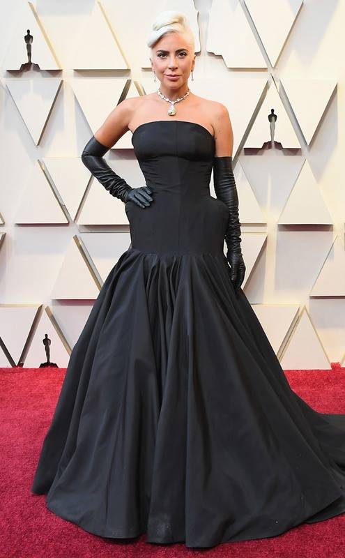 10 Selebritas Berbusana Terbaik di Karpet Merah Oscar 2019