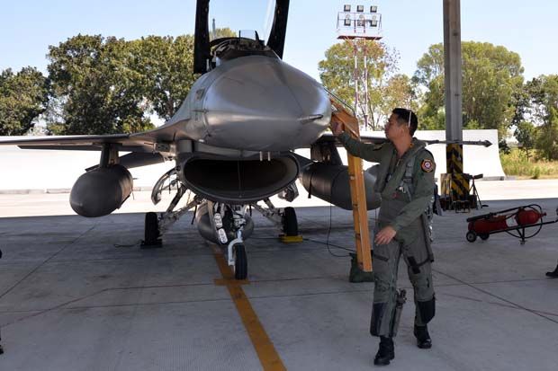 Delapan Pesawat Tempur F-16 Milik TNI AU Terbang Menuju Australia