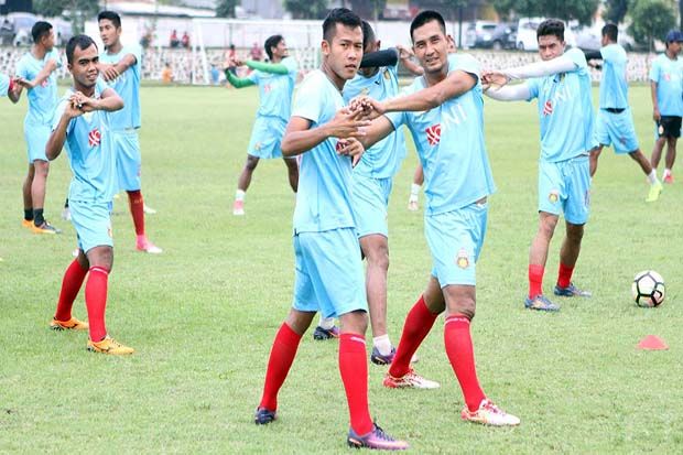 suasana latihan BFC di liga 1 2017 suasana latihan BFC di liga 1 2017