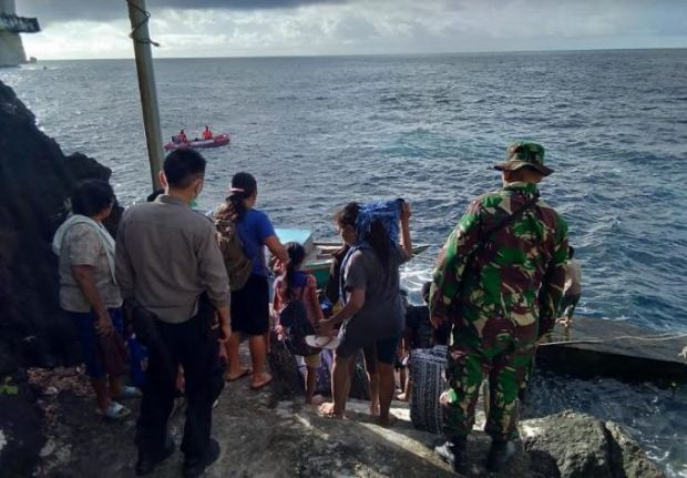 Gunung Karangetang Terus Erupsi, 1 Desa Terisolir Akibat Lava