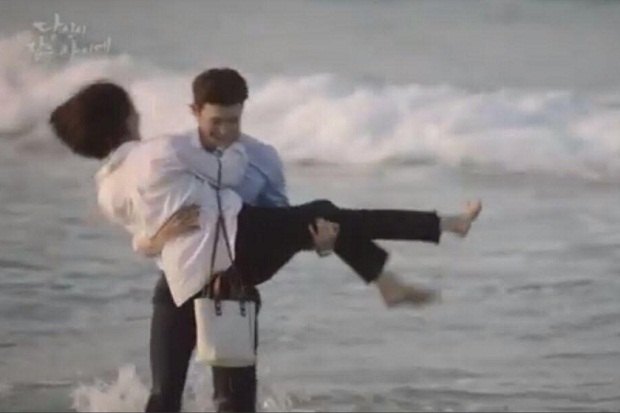 Lee Jong Suk dan Suzy Bae Makin Mesra di Setiap Episode