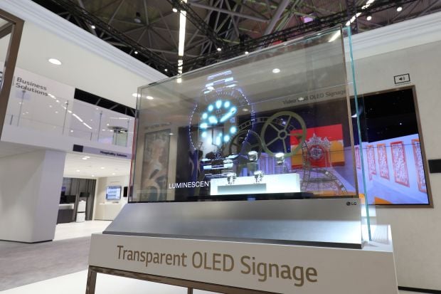 Tampil Memukau, LG Pamer OLED Transparan untuk Solusi Dunia Usaha