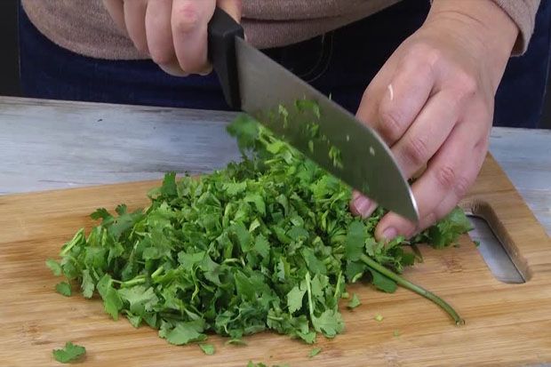 Agar Memasak Lebih Cepat, Ini Tips Memotong Sayuran dan Buah