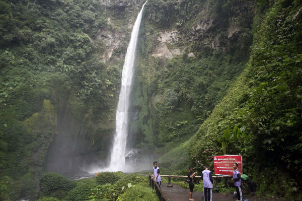 Serunya Berburu Pelangi Abadi di Lereng Gunung Semeru