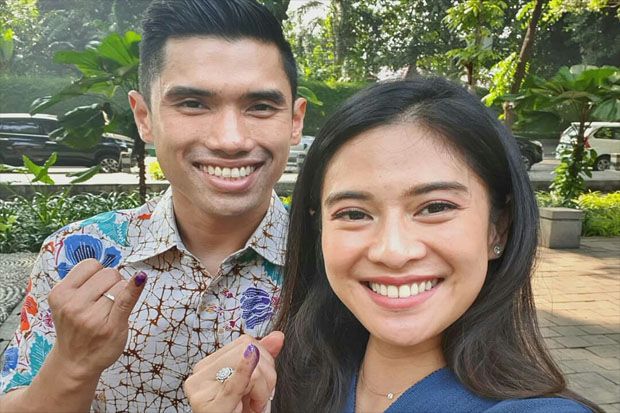 Nicolas Saputra Unggah Selfie Pertama, Ini Gaya Artis Nyoblos