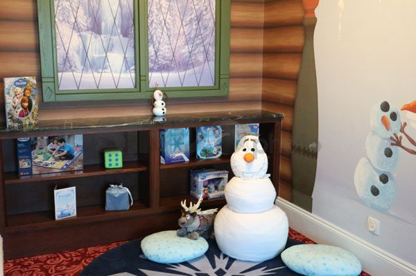 Tidur Bak Anna dan Elsa di Suite Frozen di Disneyland Hong Kong