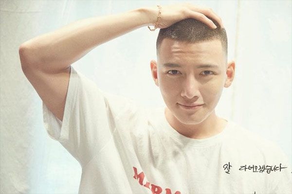 15 Selebritas KPop yang Akan Selesai Wamil Tahun Ini