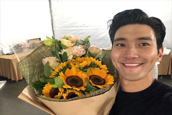 10 Selebritas K-Pop Paling Kaya