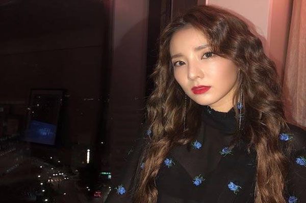 10 Selebritas K-Pop Paling Kaya