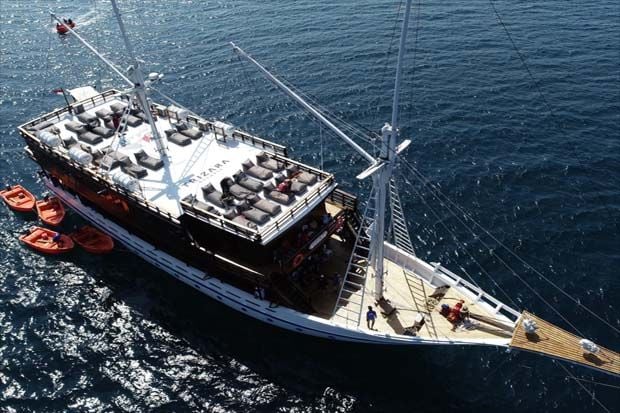 Menikmati Laut Jakarta dengan Kapal Phinisi Bersama MNC Travel