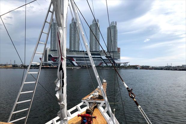 Menikmati Laut Jakarta dengan Kapal Phinisi Bersama MNC Travel