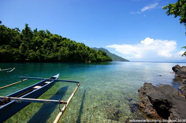 Pantai Teluk Hol Sulamadaha, Maluku Utara