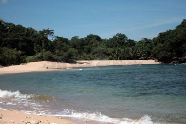 Menikmati Lukisan Surgawi di Pantai Ngliyep di Kabupaten Malang