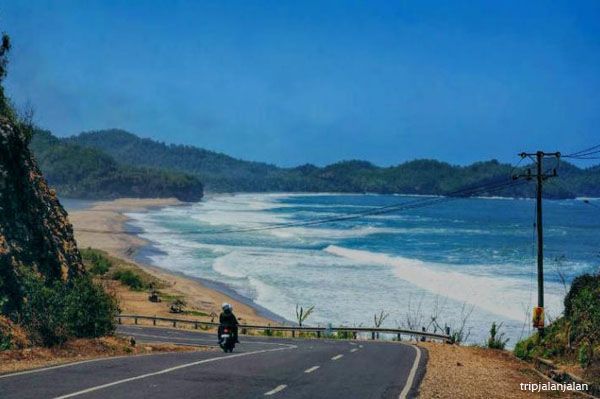 10 Lokasi di Pantai Selatan Jawa yang Bisa Disinggahi Saat Mudik