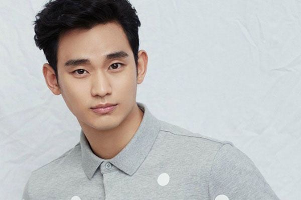 18 Selebritas K-Pop yang Punya Kebiasaan Super Aneh