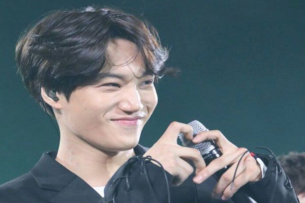 18 Selebritas K-Pop yang Punya Kebiasaan Super Aneh