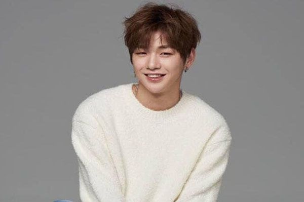 18 Selebritas K-Pop yang Punya Kebiasaan Super Aneh