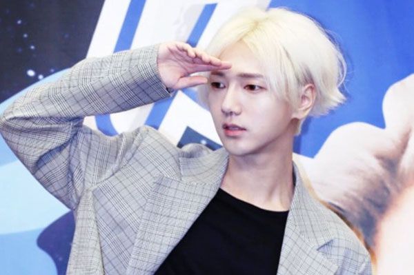 18 Selebritas K-Pop yang Punya Kebiasaan Super Aneh