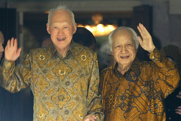Kekhasan Gaya Busana 7 Presiden Indonesia