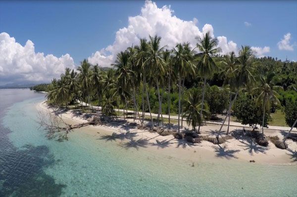 4 Pantai di Sulawesi Barat yang Kondang Keindahannya
