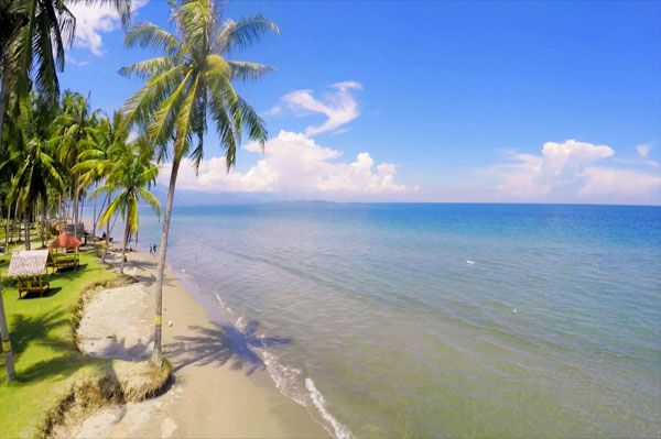 4 Pantai di Sulawesi Barat yang Kondang Keindahannya