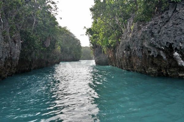 Menikmati Indahnya Pantai Berpasir Putih di Tual, Maluku