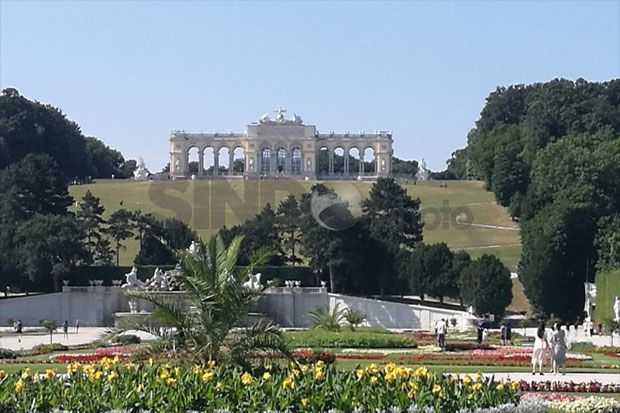 Menikmati Megahnya Istana Dinasti Habsburg di Austria