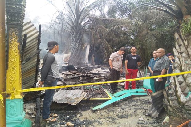 Lokalisasi Terbakar, PSK dan Pria Hidung Belang Berhamburan, 1 Tewas
