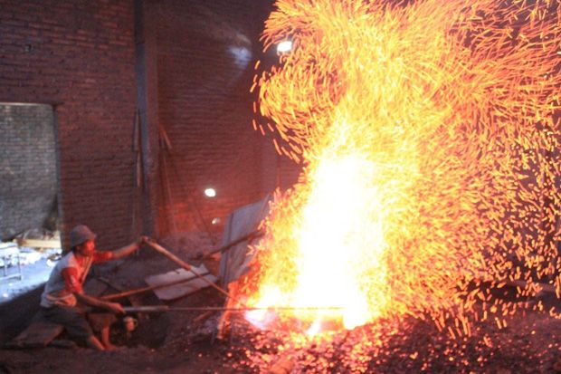 Harmoni Percikan Bunga Api dan Merdu Suara Nada Pentatonis