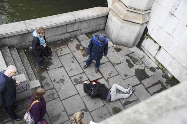 Dozens People Lying Injured in Road on Westminster Bridge