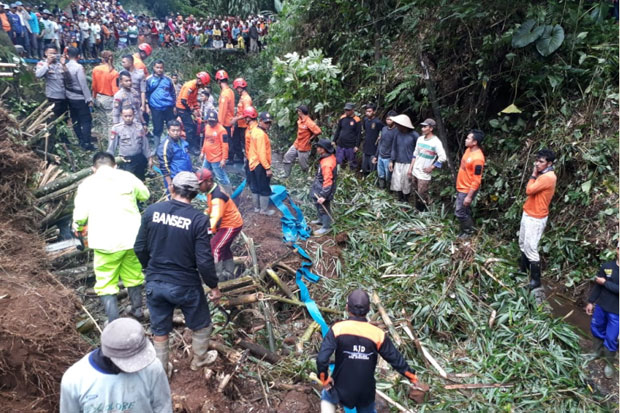 Korban Diduga Tertimbun Longsor di Wonosobo Belum Ditemukan