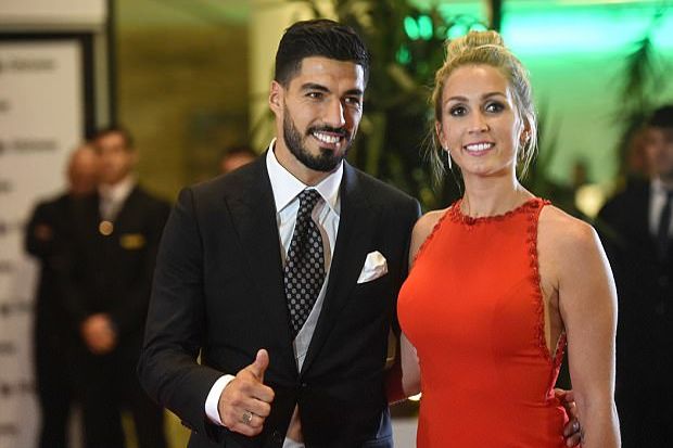Nasib Patung Luis Suarez: Diejek, Dirusak, Hilang dan 'Pergi' ke Pernikahan Messi