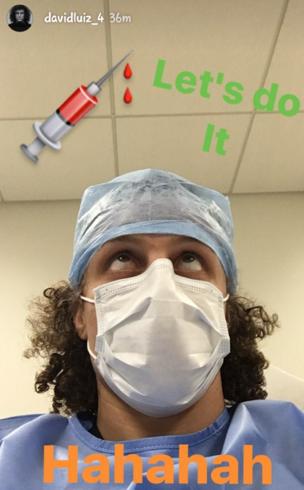 David Luiz Gegerkan Pendukung Chelsea, Conte Langsung Beri Penjelasan