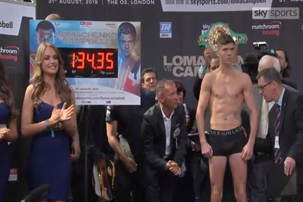 Tak Sabar Menang, Lomachenko Lebih Berat daripada Campbell