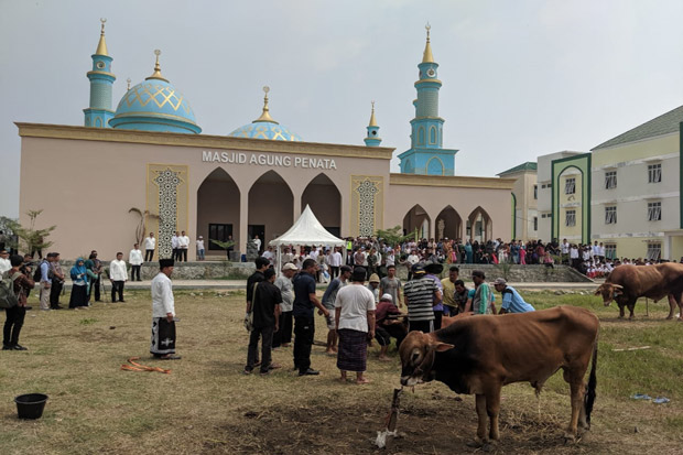 Mudik Idul Adha, Ma'ruf Amin Bersilaturahmi dengan Santri dan Warga Tanara