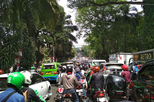 Tolak Pembangunan Rumah Ibadah, Ribuan Warga Demo di Balai Kota Bogor
